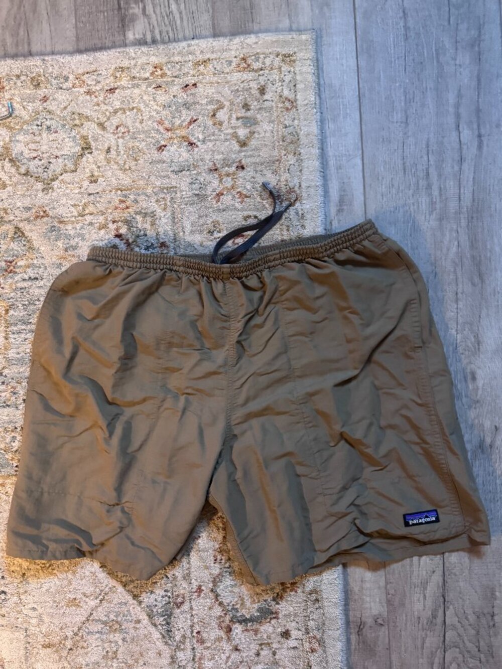 Patagonia baggies size Large, Khaki